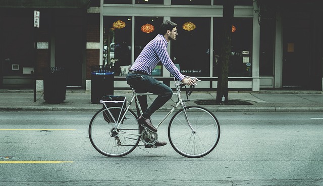 初心者や女子にも人気、5万円台で買えるクロスバイク！通勤や通学、街乗りにも便利でお洒落な自転車！